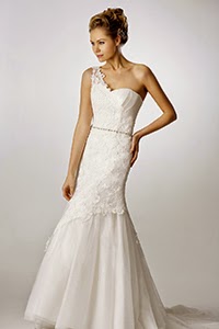 Bridal Dresses UK 1063159 Image 6